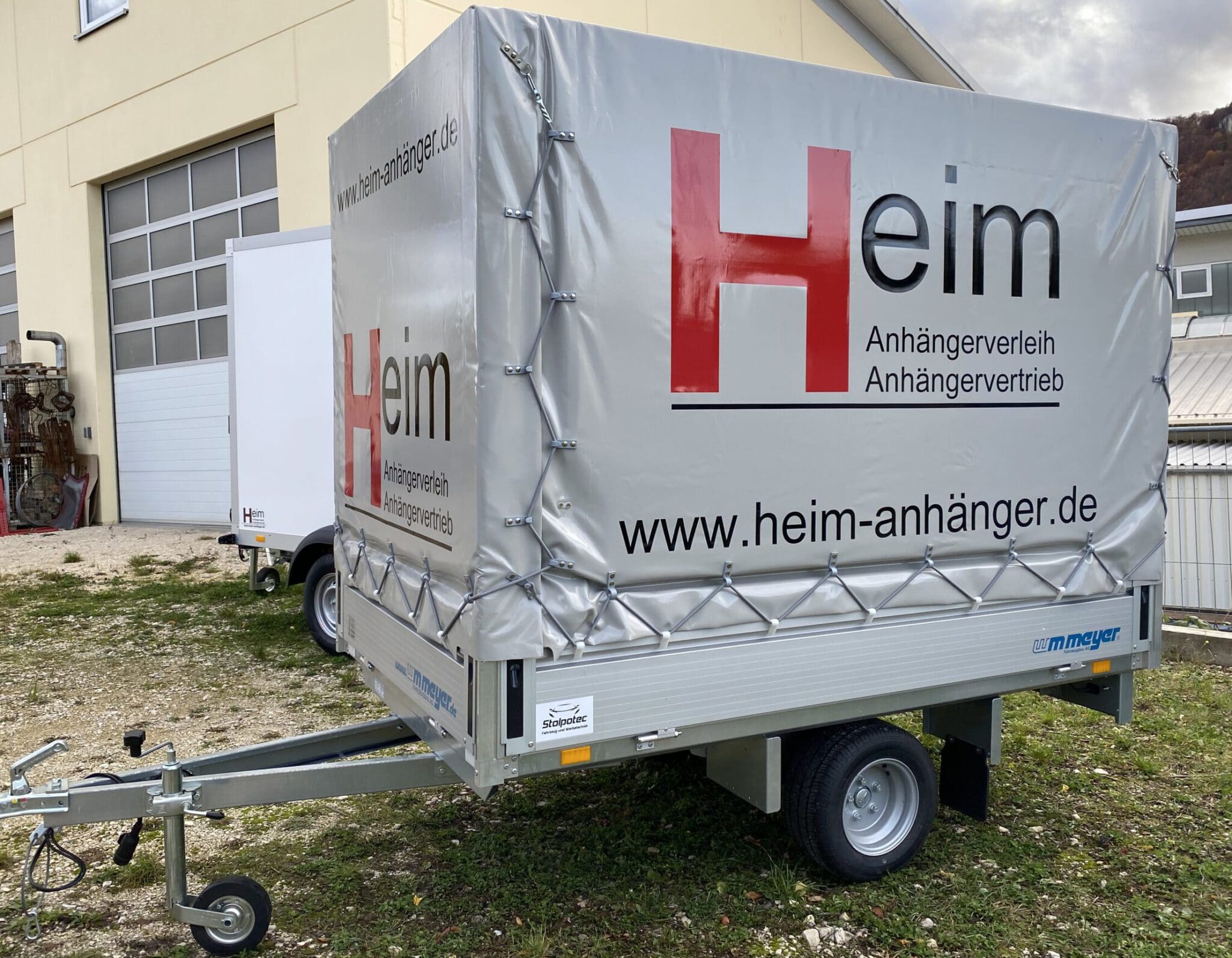 750kg Anhänger, Hochlader mit Plane