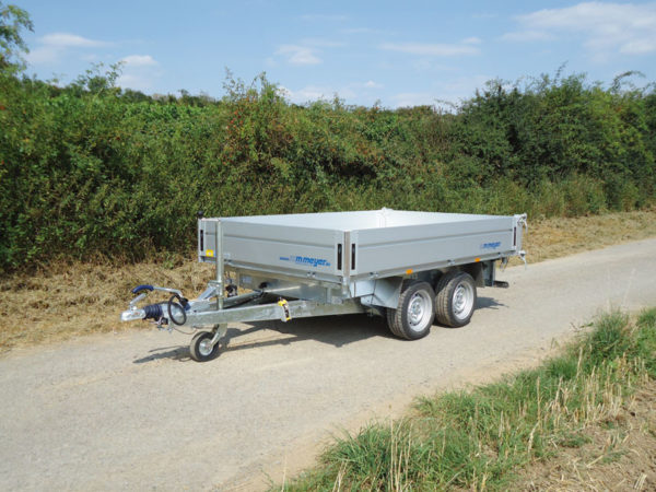 Dreiseitenkipper 3.500kg, 319x186cm, gebremst