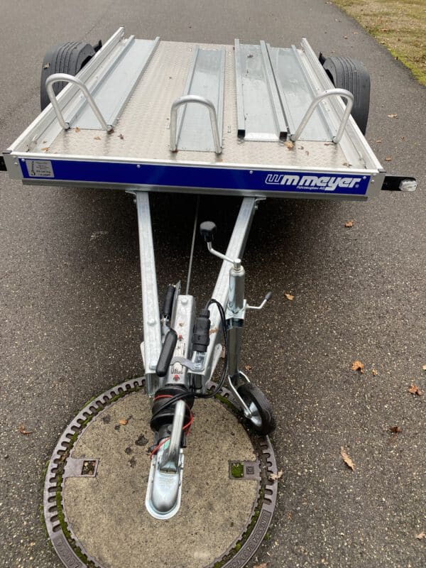 Motorradanhänger mit 1.000kg, drei Schienen montiert, 100km/h Zulassung und Alu Boden